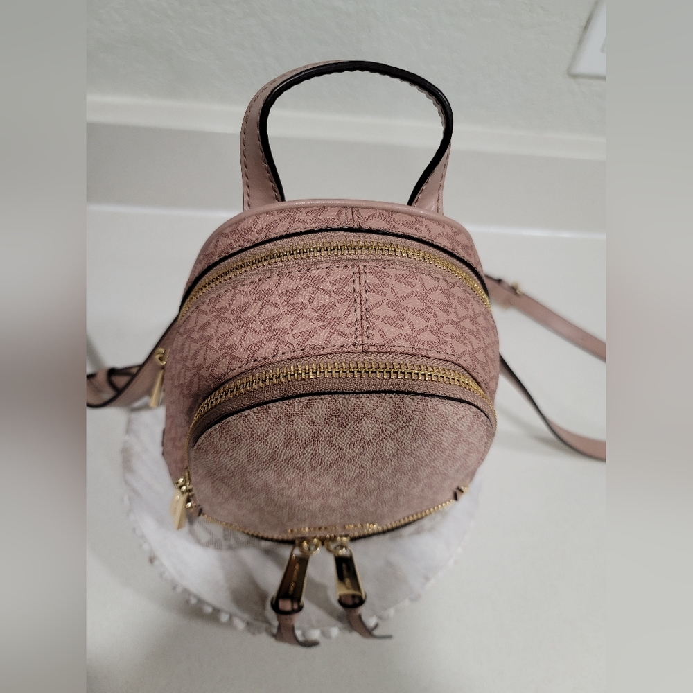 Michael Kors Rhea mini backpack - Picture 4 of 8